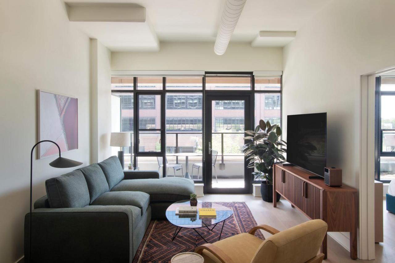Roost Hotel *